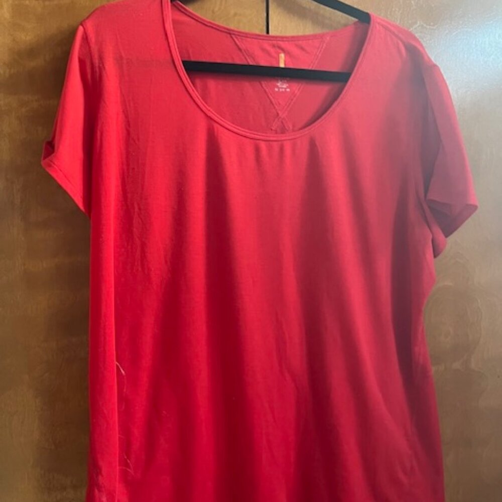 Lucy brand tee shirt